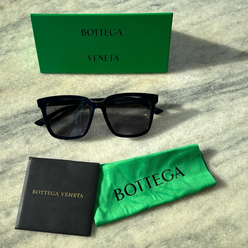 Genuine Bottega Veneta Navy sunglasses